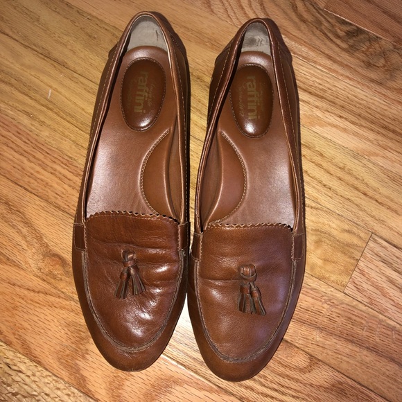 Umberto Raffini Signature Leather Tassle Loafers - Picture 4 of 8